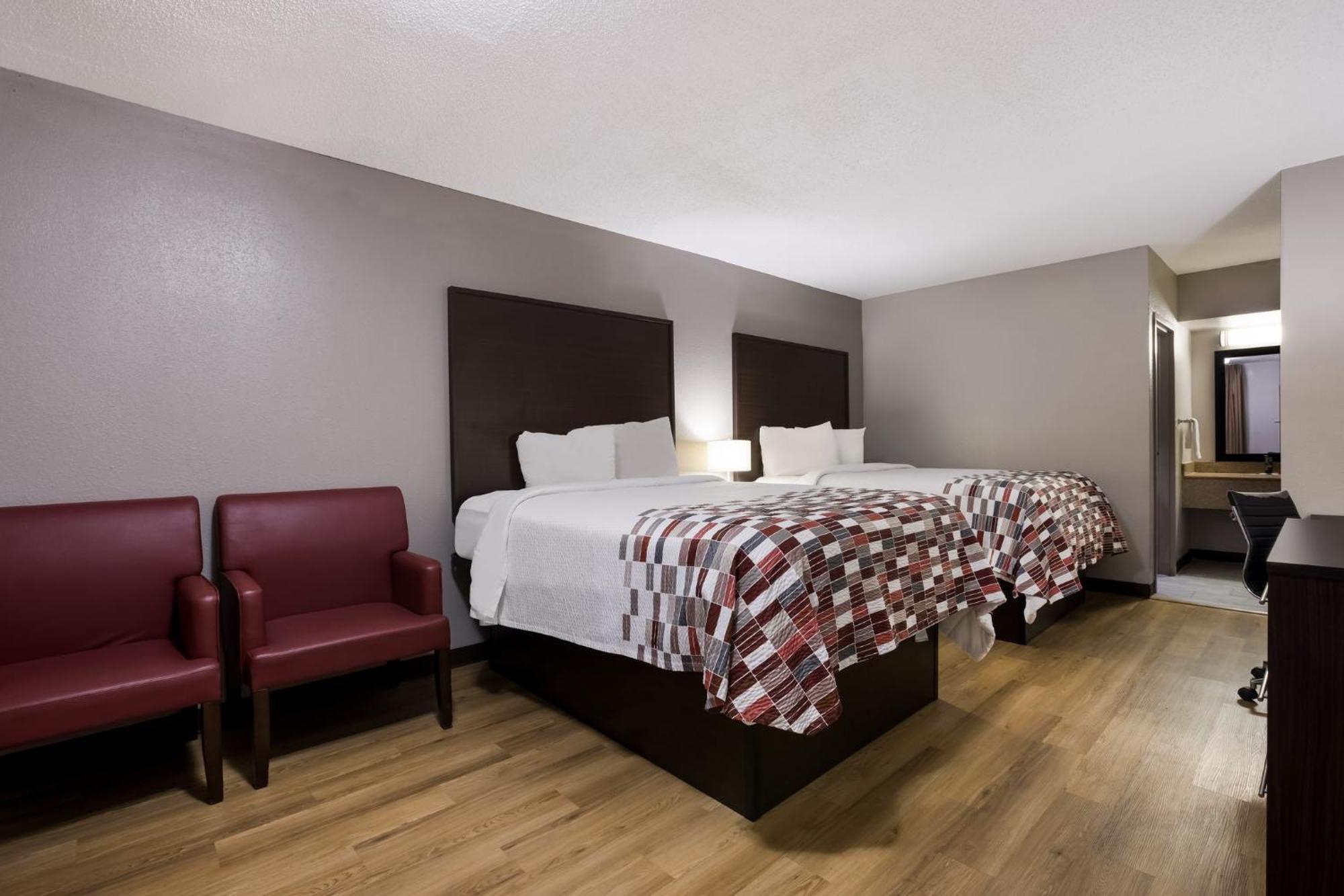 Red Roof Inn & Suites Statesboro - University Hotel Statesboro