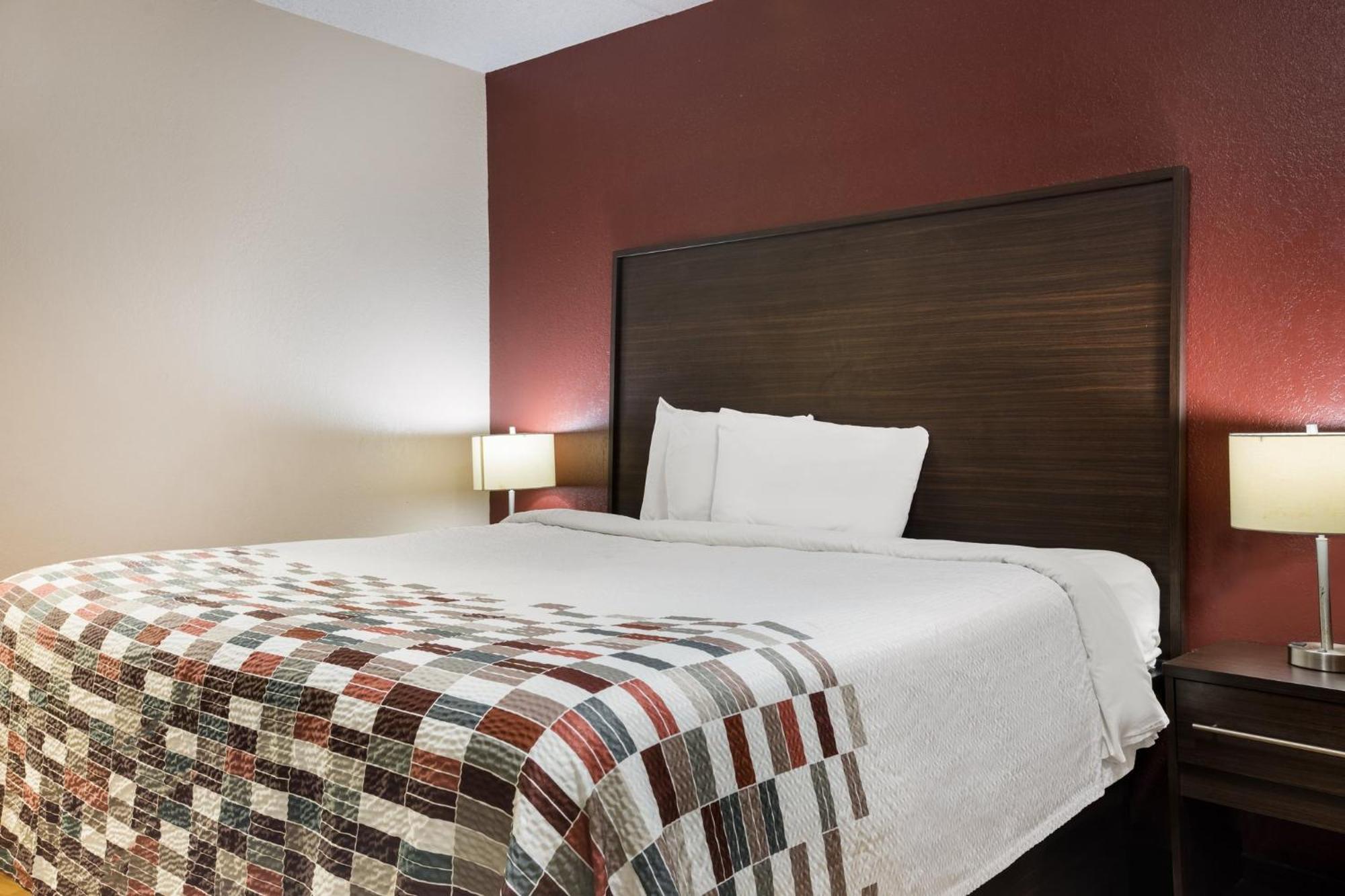 Red Roof Inn & Suites Statesboro - University 3*