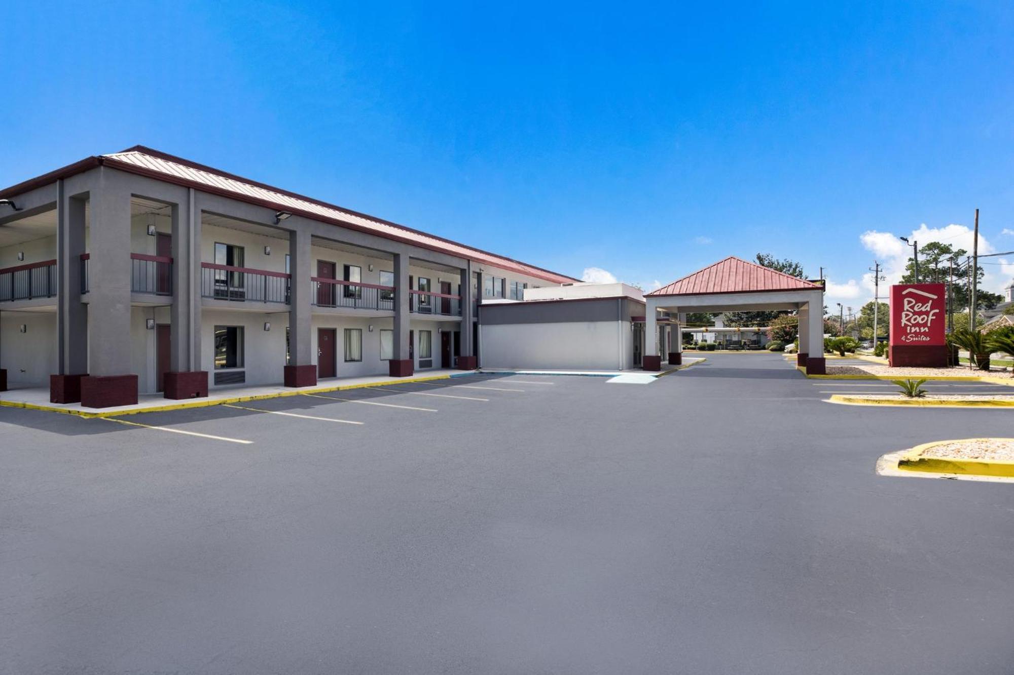 Red Roof Inn & Suites Statesboro - University 3*