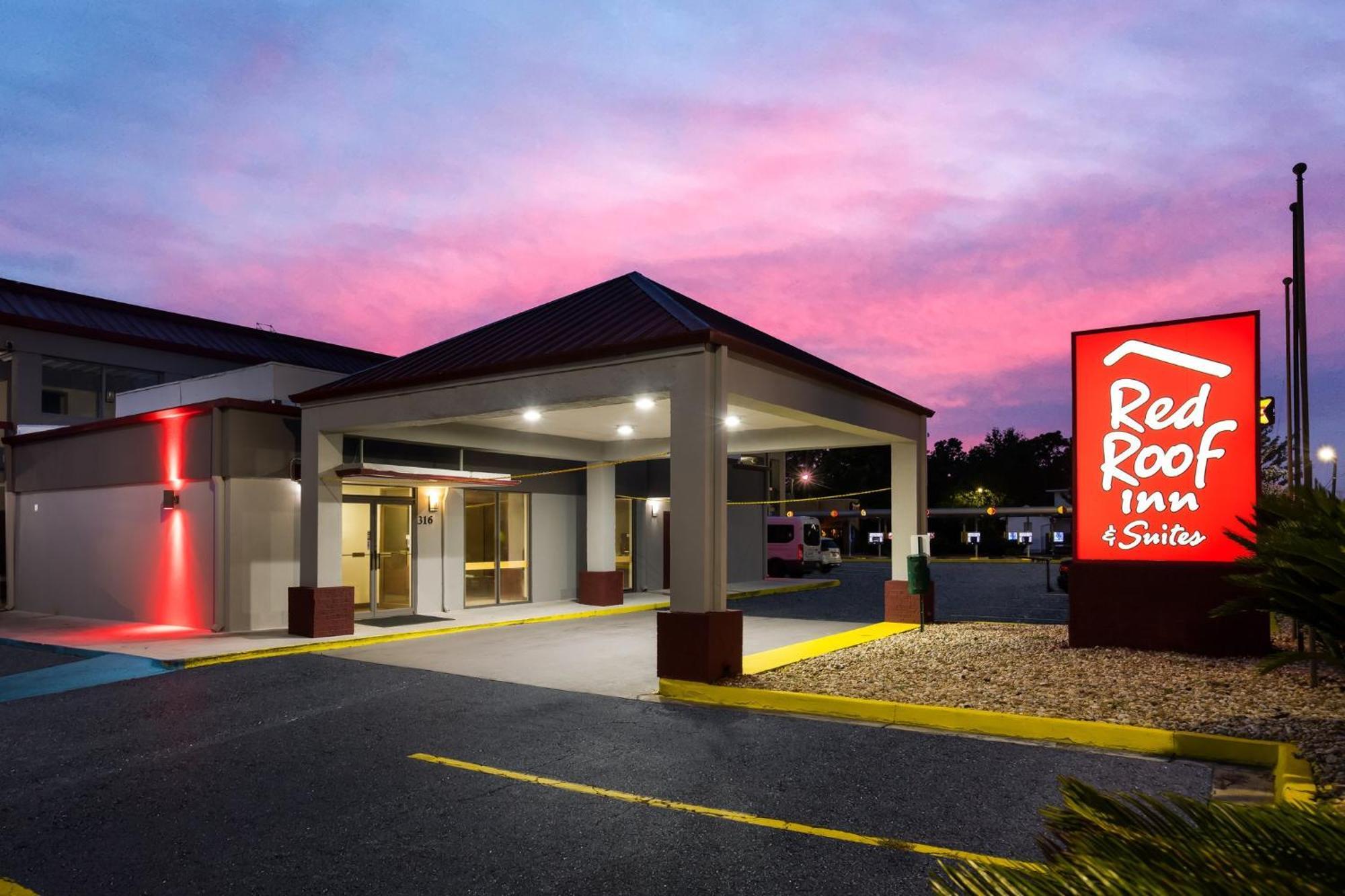 Red Roof Inn & Suites Statesboro - University Hotel Statesboro