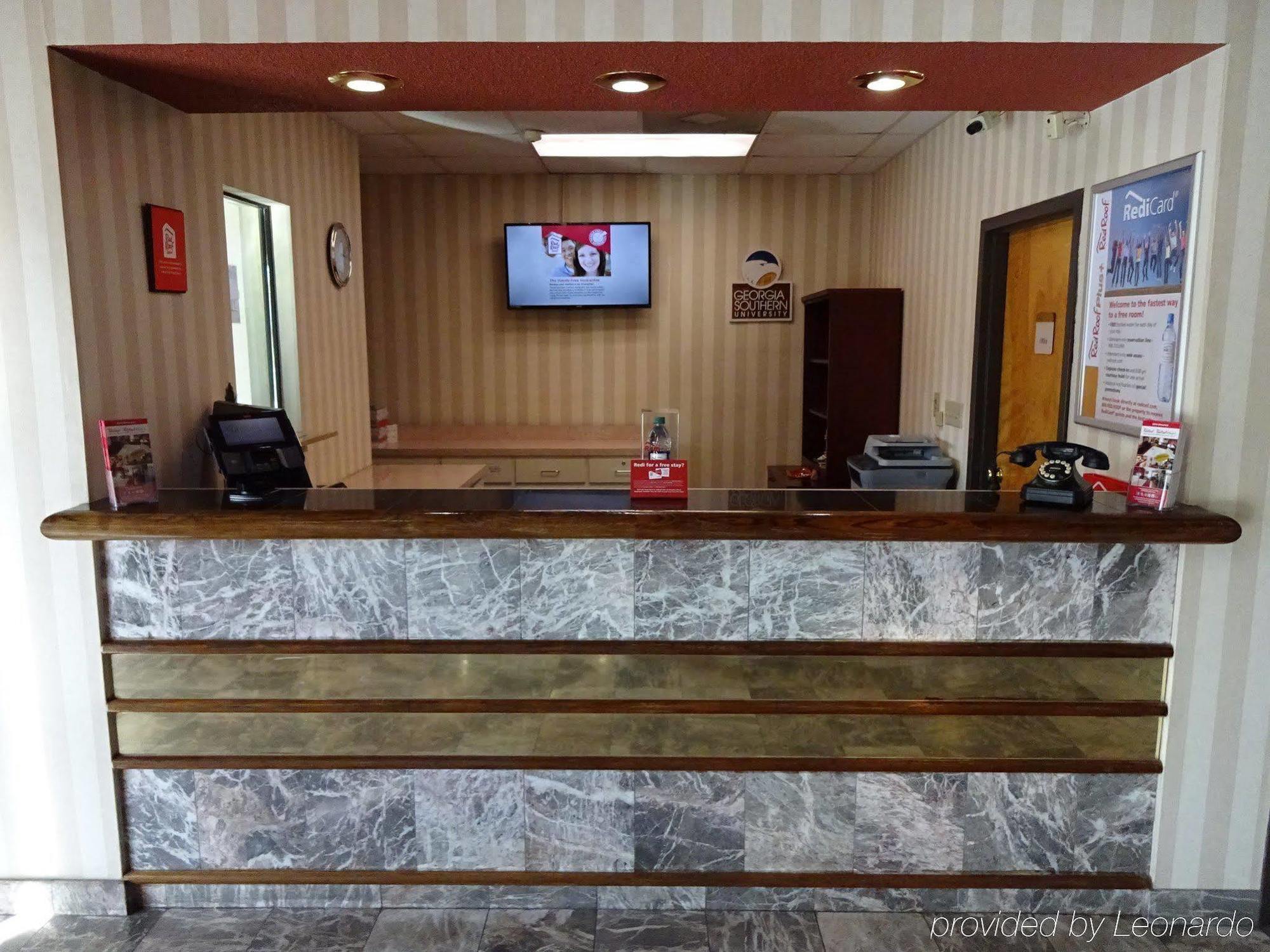 Hotel Red Roof Inn & Suites Statesboro - University 3*